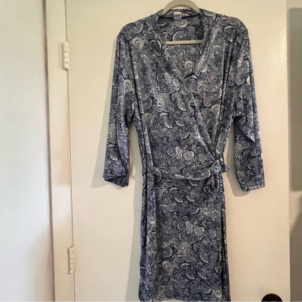 Mia & Tess Blue and White Paisley print Wrap Dress size XL